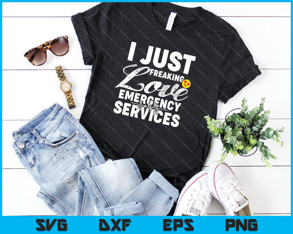Me encantan los servicios de emergencia SVG PNG Cortar archivos imprimibles  - on a t-shirt